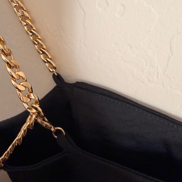 Black Chain Strap Corset-Style Crop Top Express - Picture 3 of 4